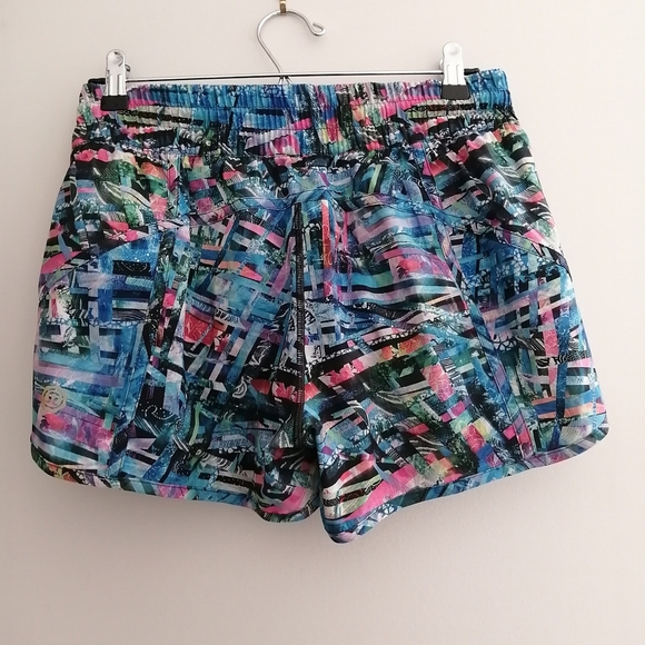 Lululemon Tracker Shorts 3.5" Lined Special Edition Seawheeze Blue Pink Size 8 - Picture 2 of 14